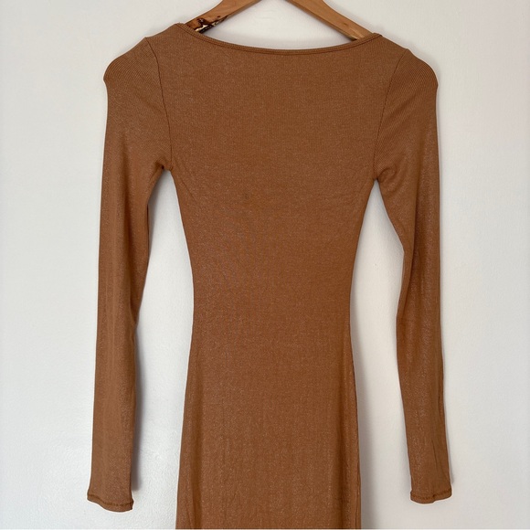 SKIMS Camel Long Sleeve Maxi Dress Shimmer - Picture 5 of 7